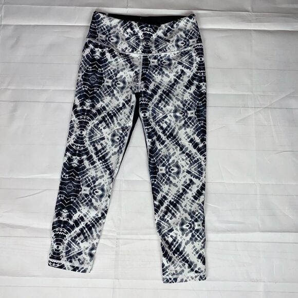 Victoria's Secret Knockout Crop Leggings Sz Small - Picture 1 of 9